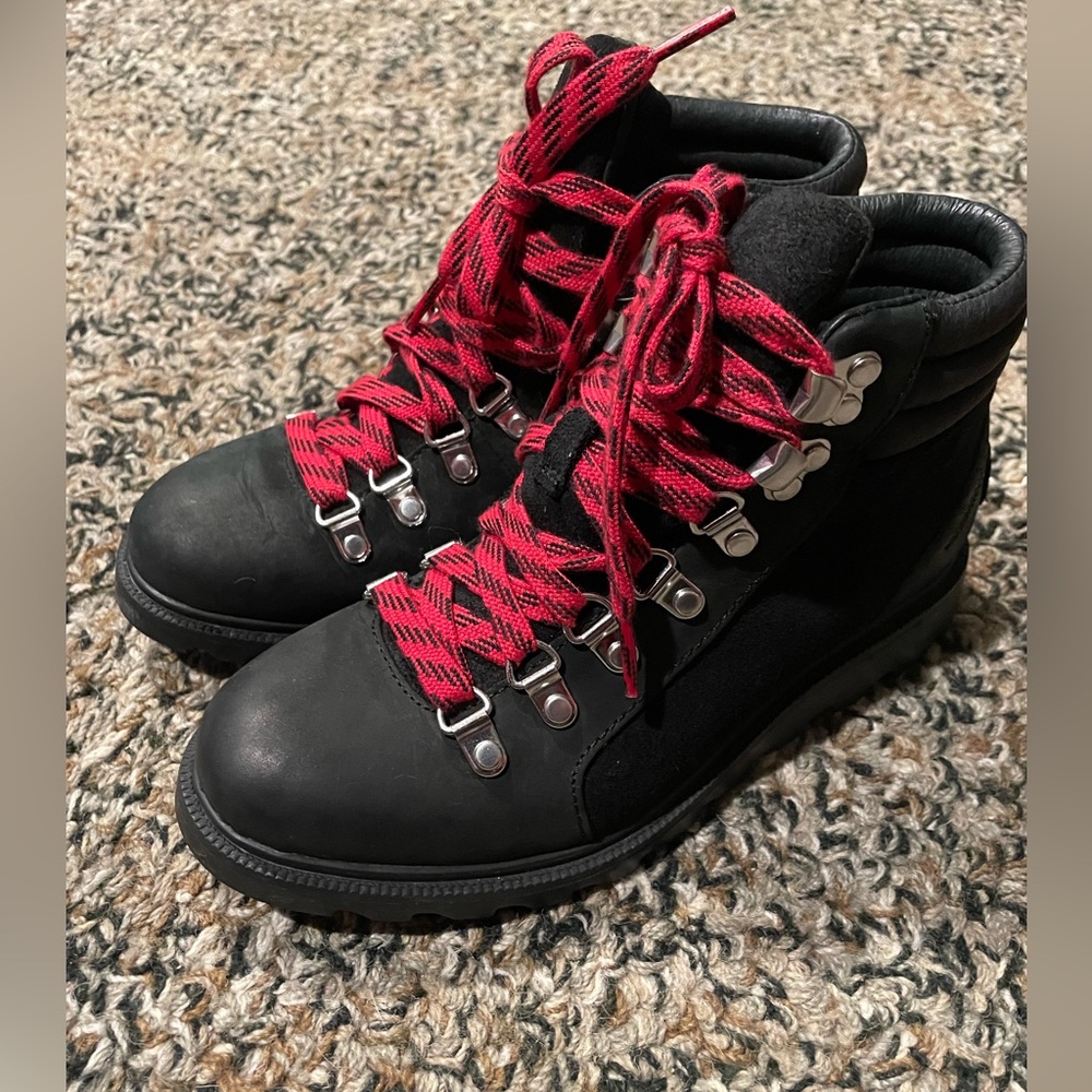 SOREL AINSLEY CONQUEST BOOT WATERPROOF LEATHER MOLDED RUBBER OUTSOLE LACE UP